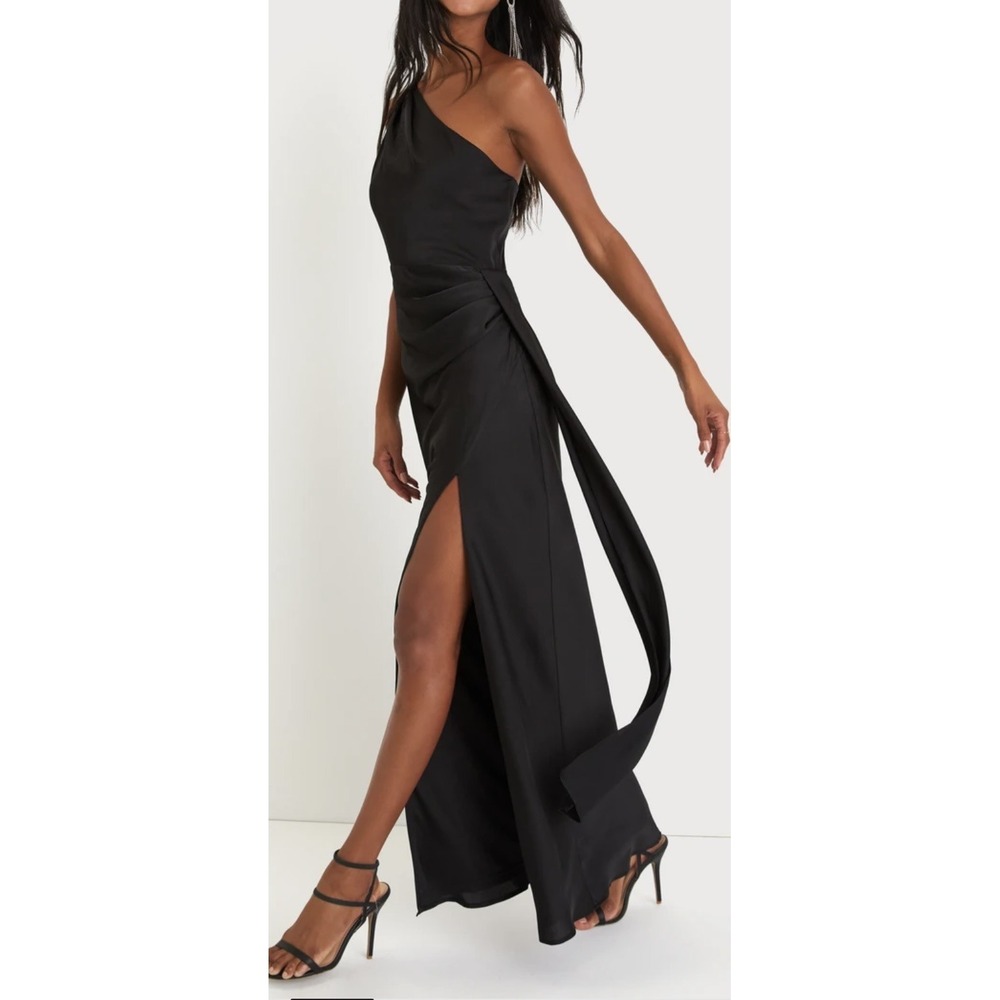 Lulus Signature Elegance Satin One-Shoulder Maxi Dress Womens S Black NWT
